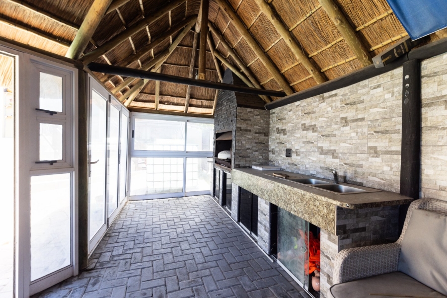 4 Bedroom Property for Sale in Bluewater Bay Eastern Cape